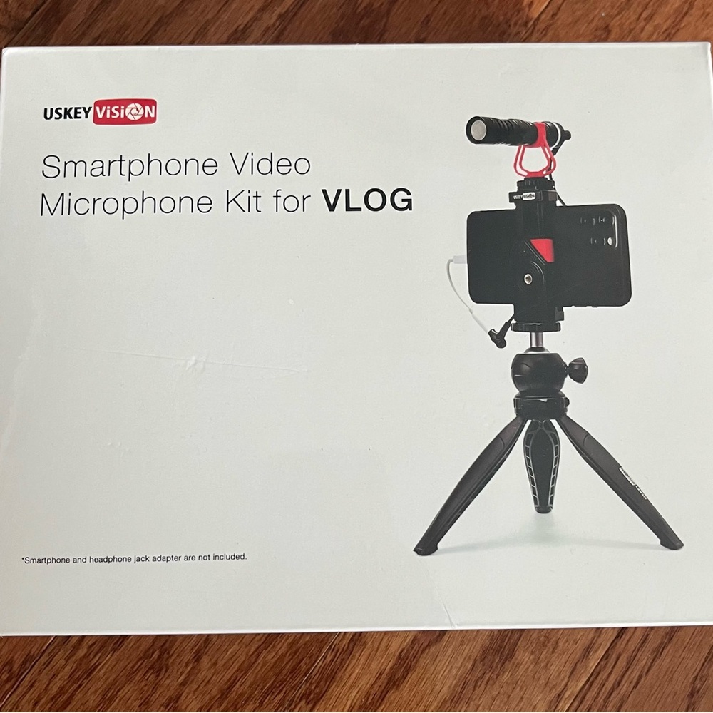 Smartphone Video Microphone Kit for VLOGGING. Brand new, not opened.